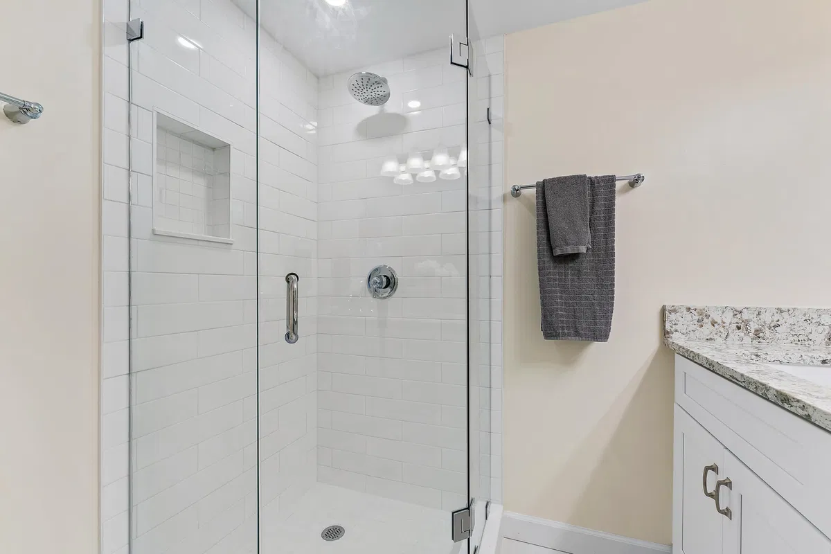 Unit 2610 photo 16