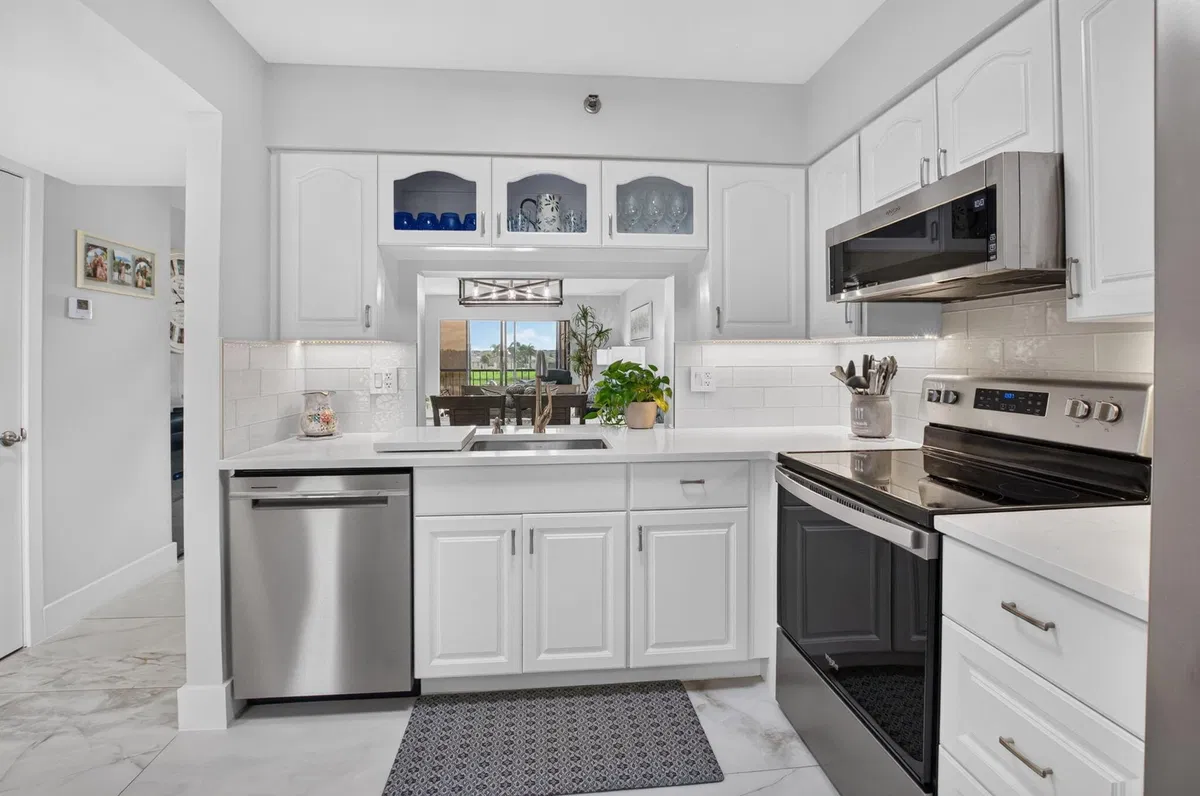 Unit 205 photo 13