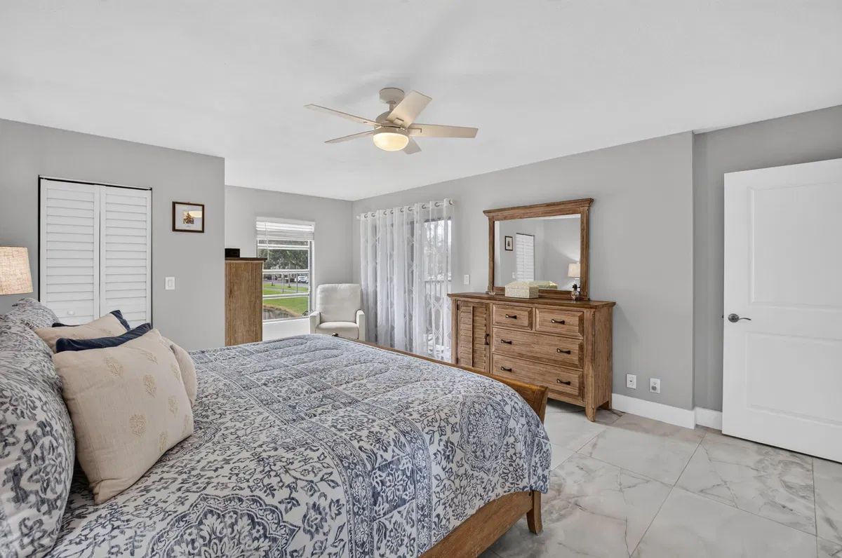Unit 205 photo 19