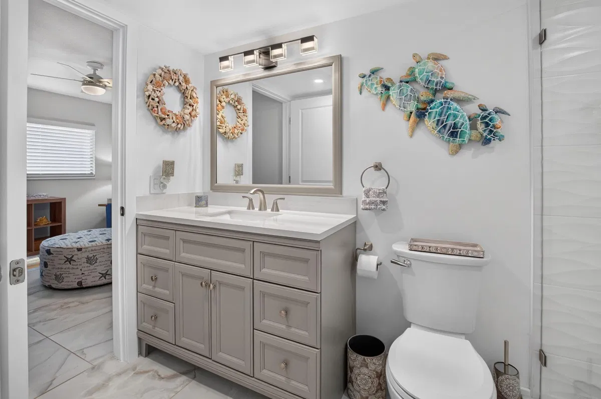 Unit 205 photo 28