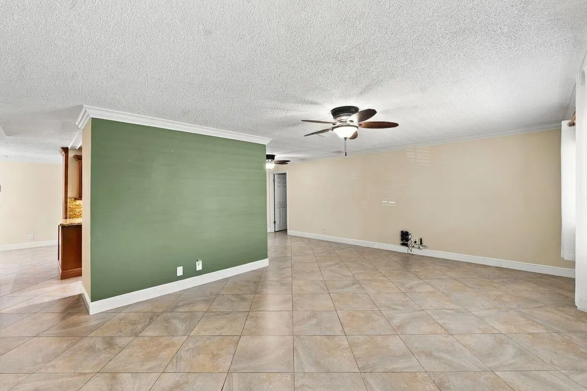 Residence photo 4
