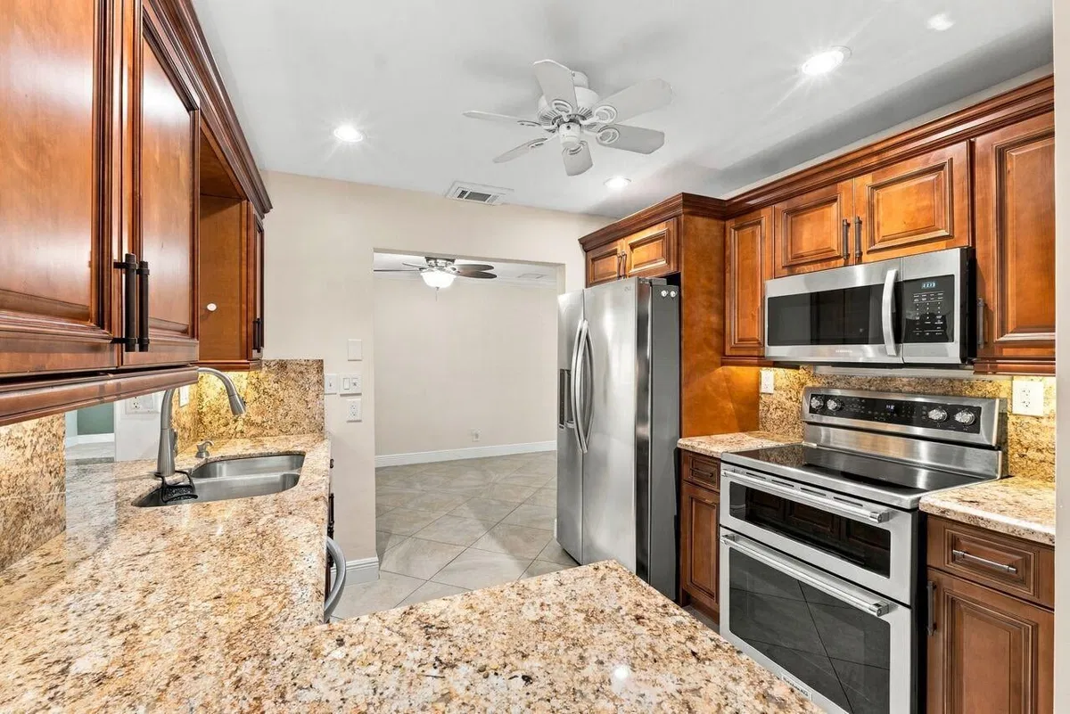 Residence photo 7