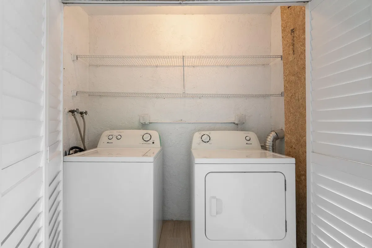  Residence photo 16