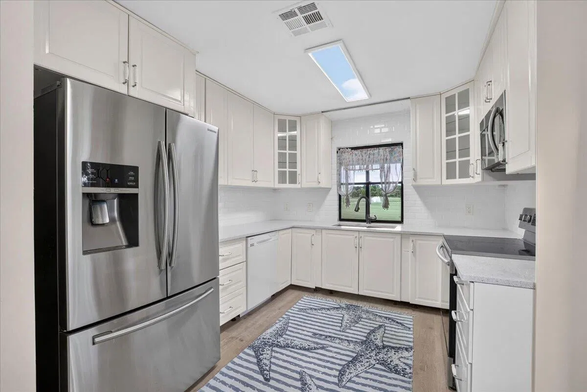 Eastpointe Country Club Residence photo 7