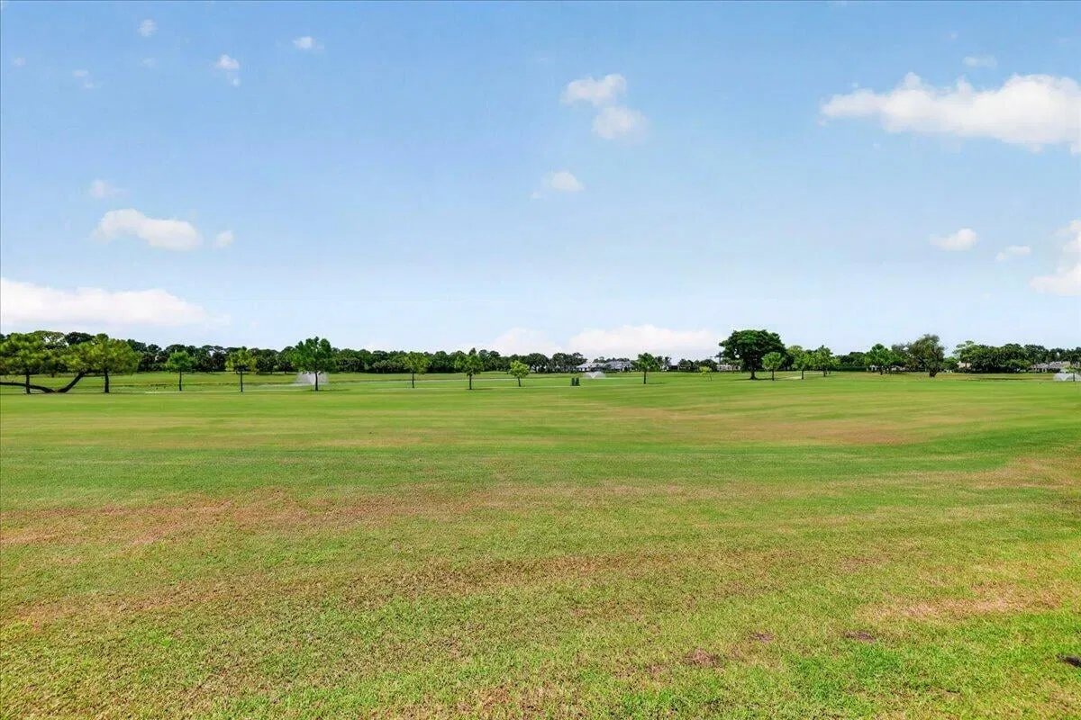 Eastpointe Country Club Residence photo 28