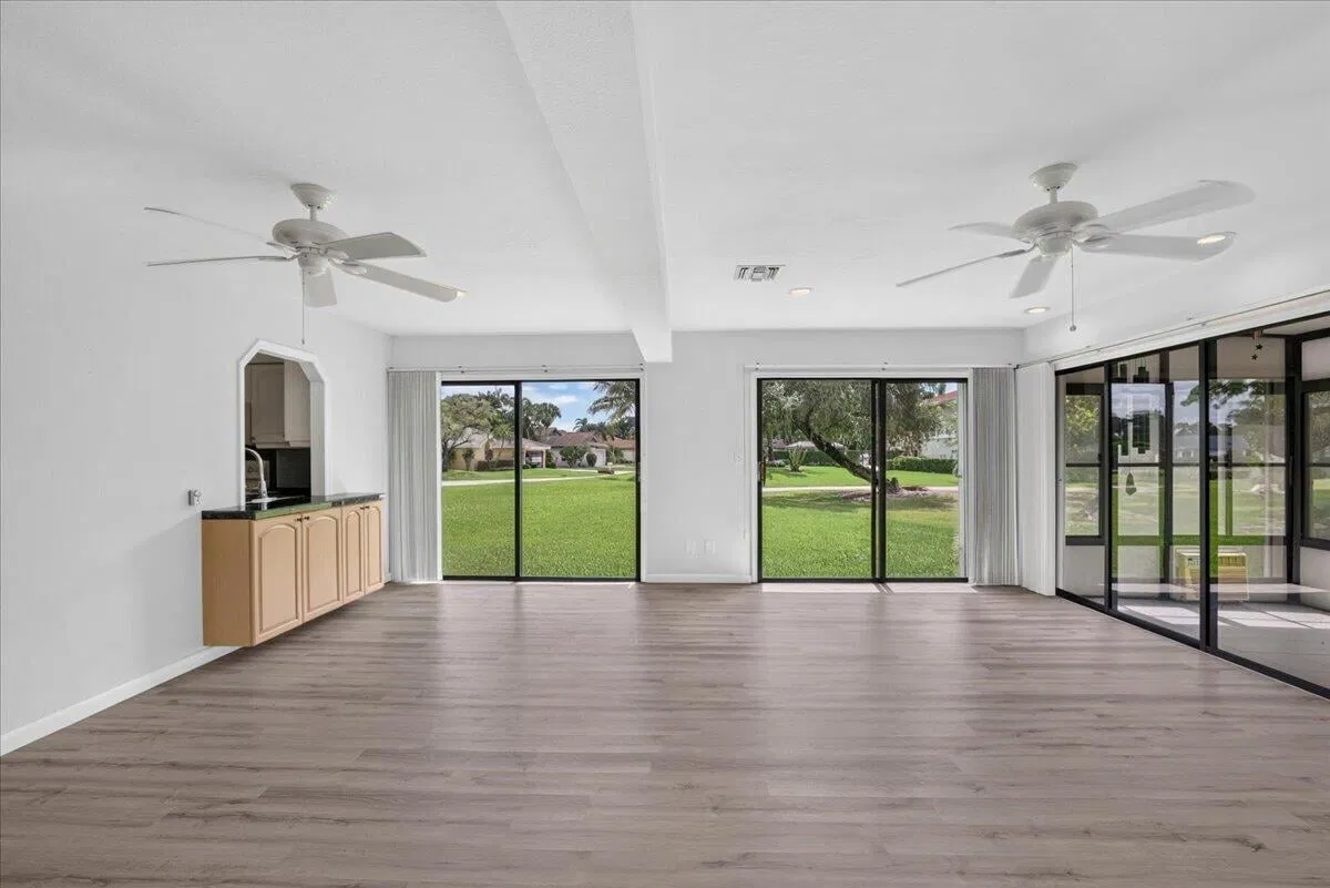 Eastpointe Country Club Residence photo 7