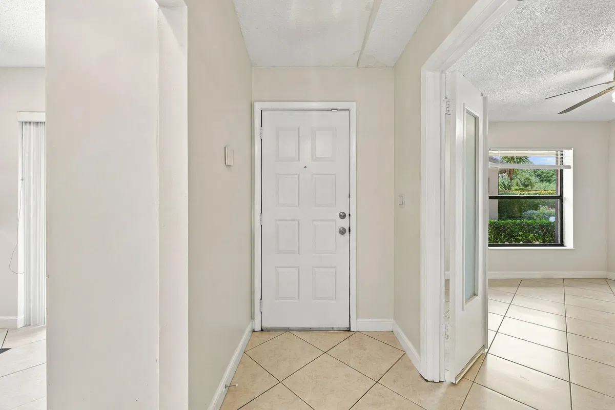  Residence photo 7