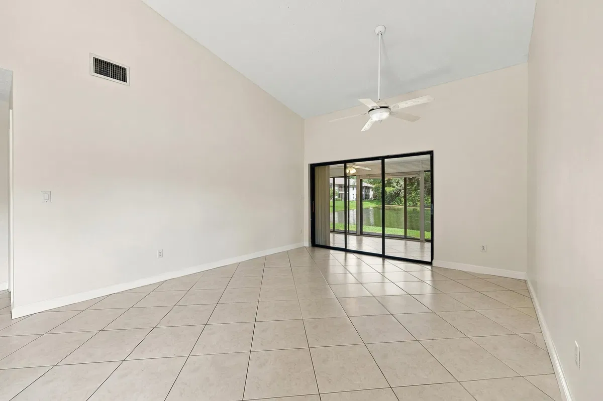  Residence photo 10