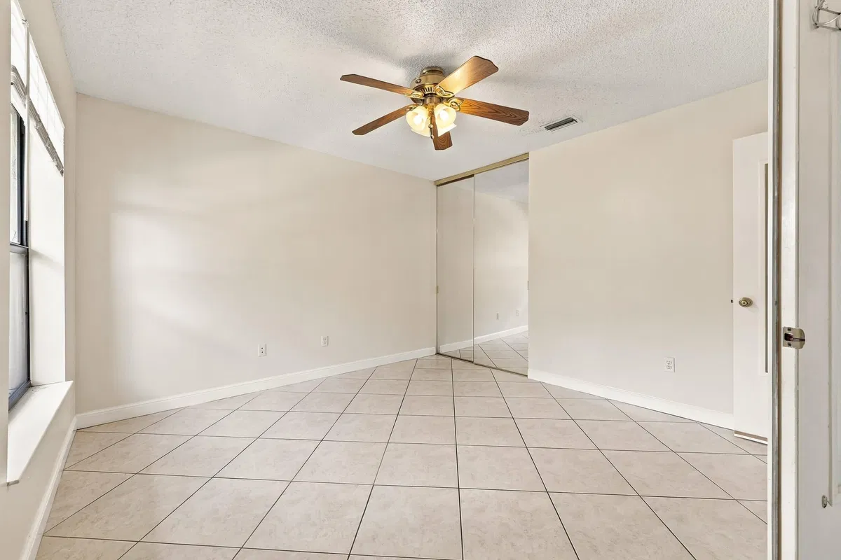  Residence photo 31