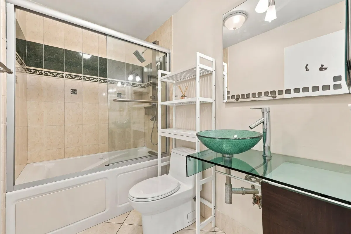  Residence photo 34