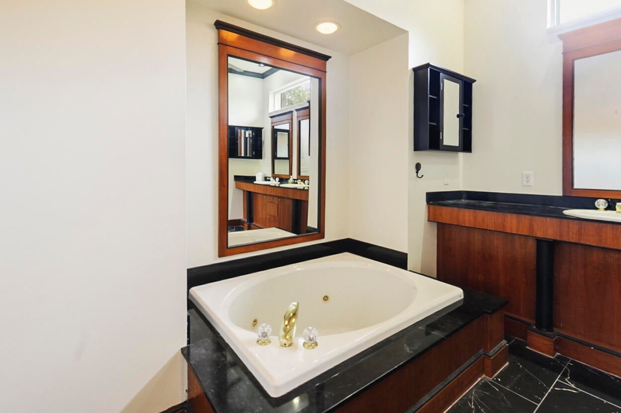 Residence photo 25