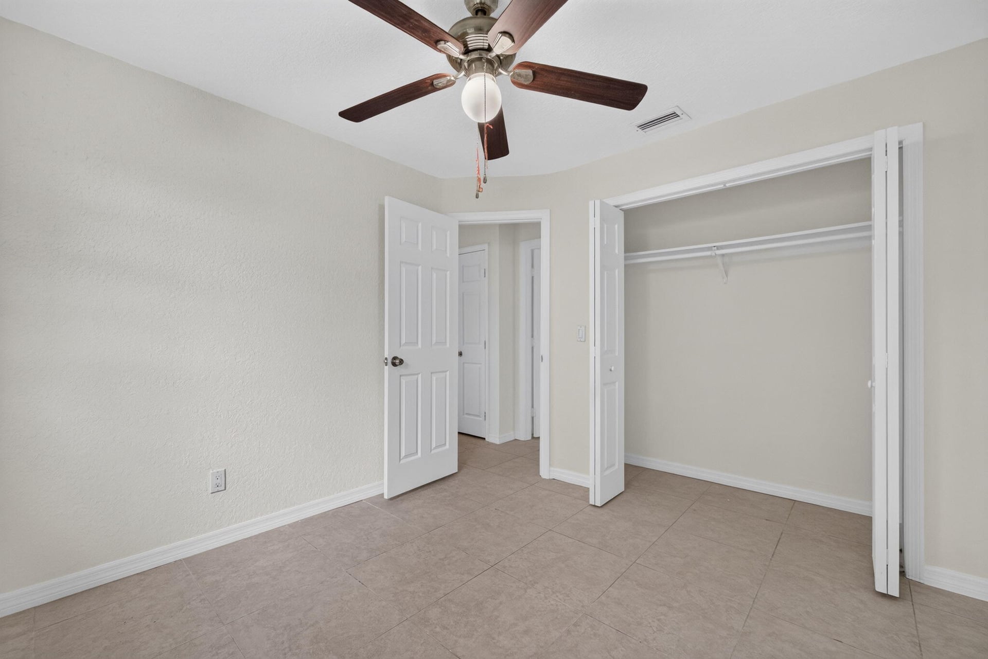  Residence photo 25