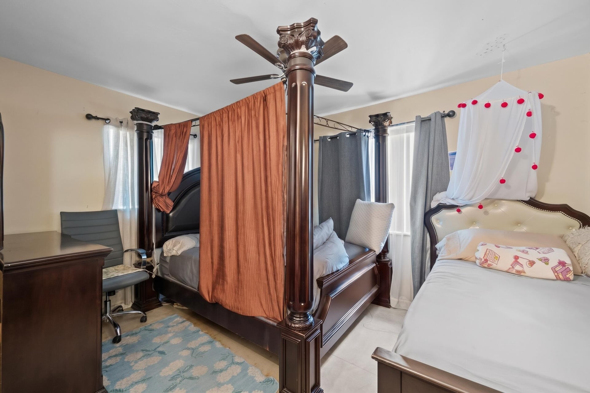 Residence photo 16