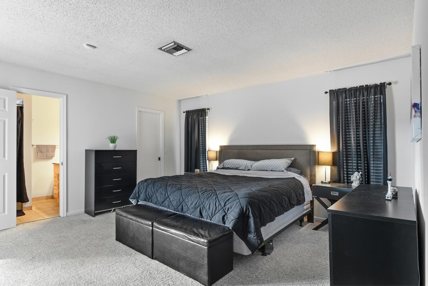 Residence photo 16