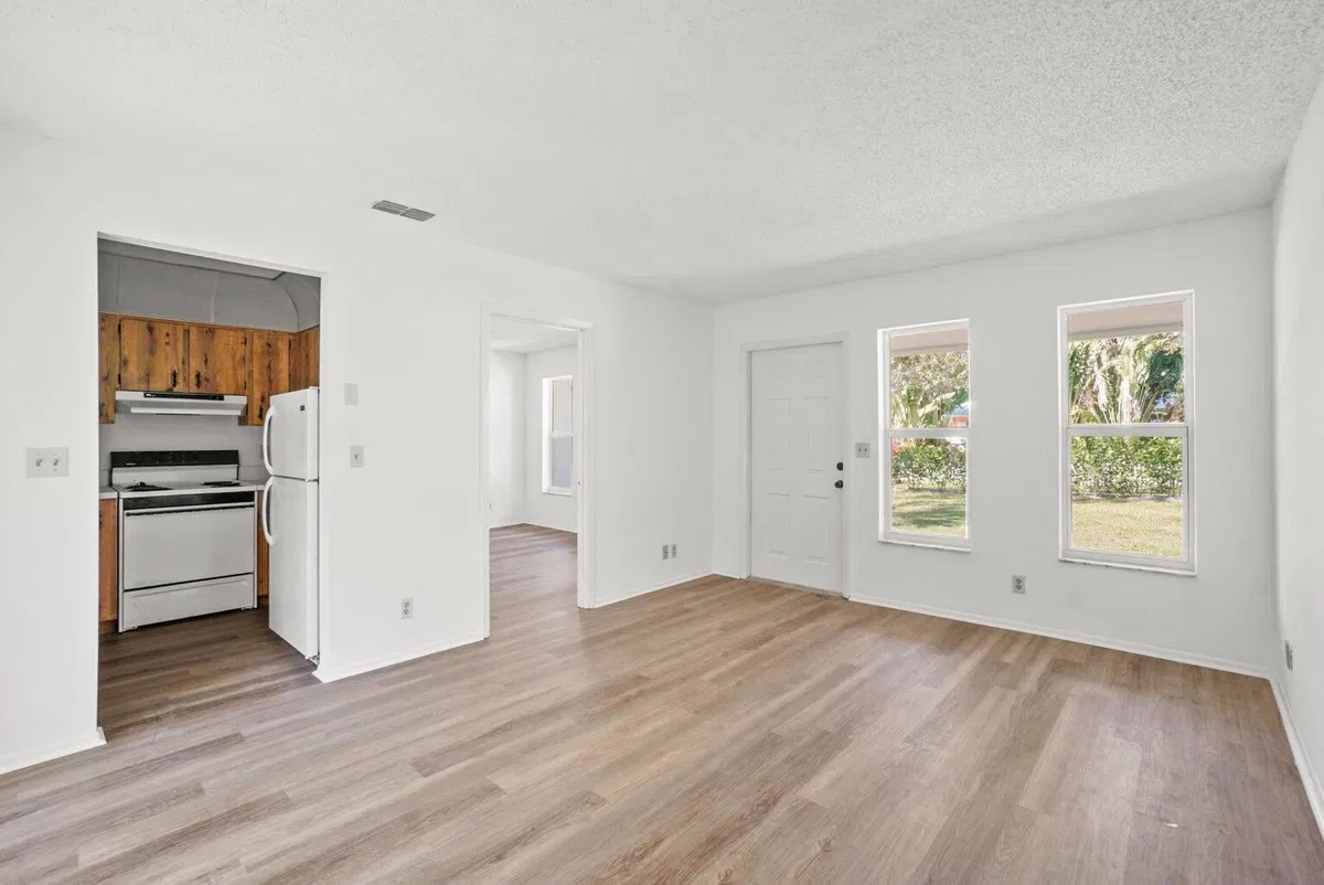 Residence photo 4