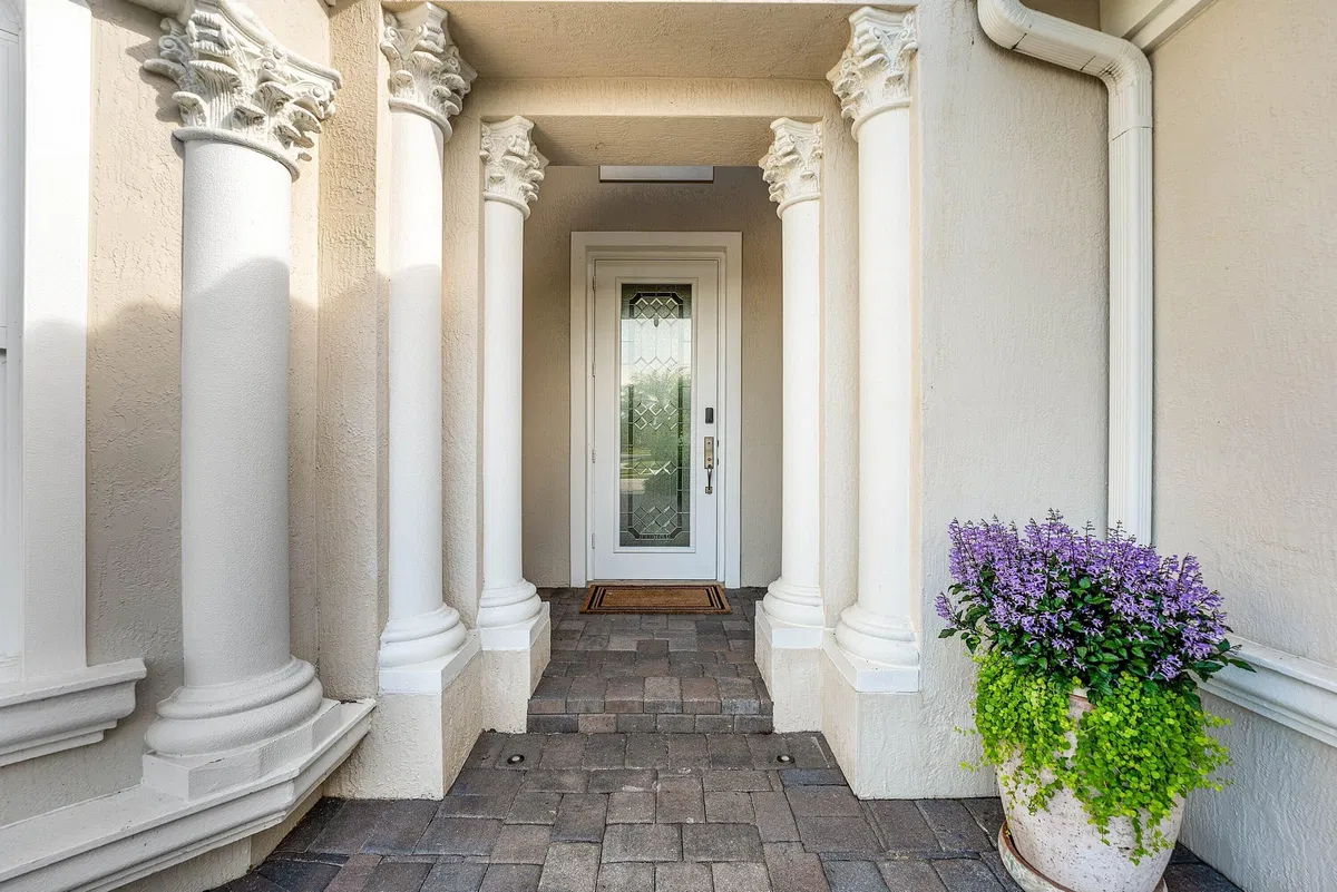 Residence photo 4