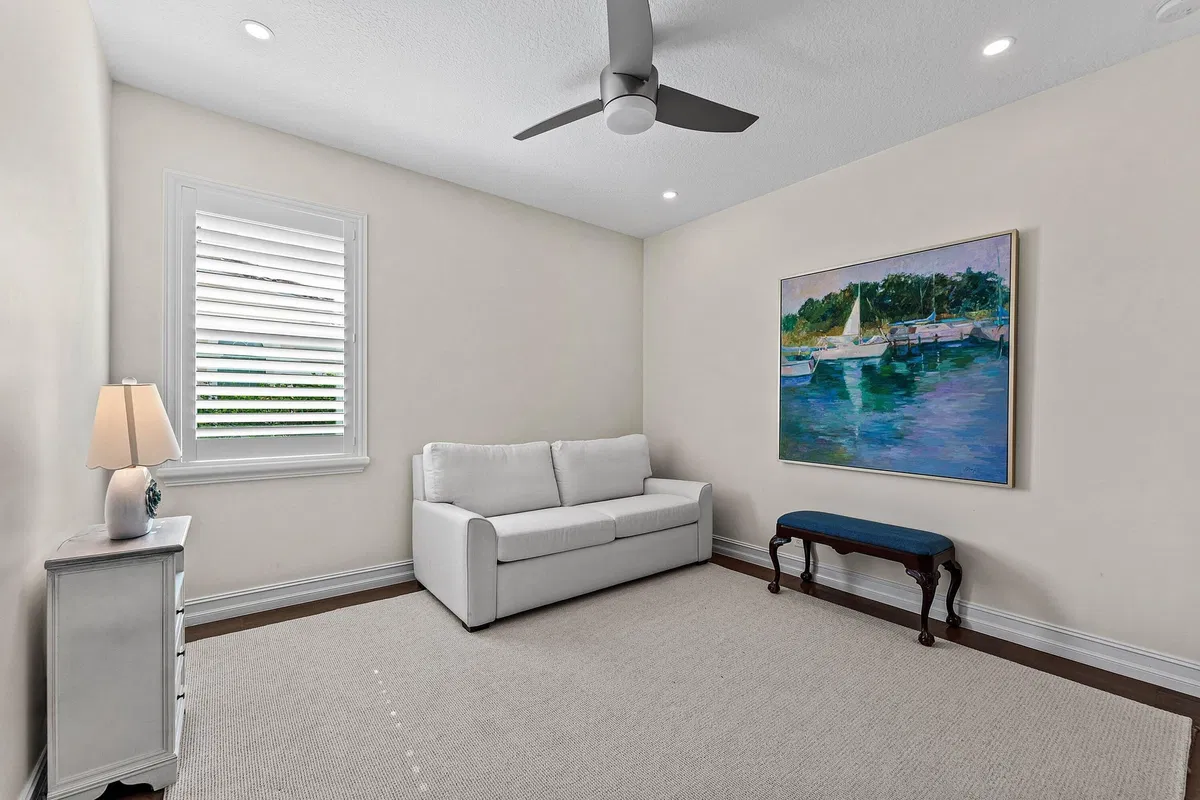 Residence photo 34