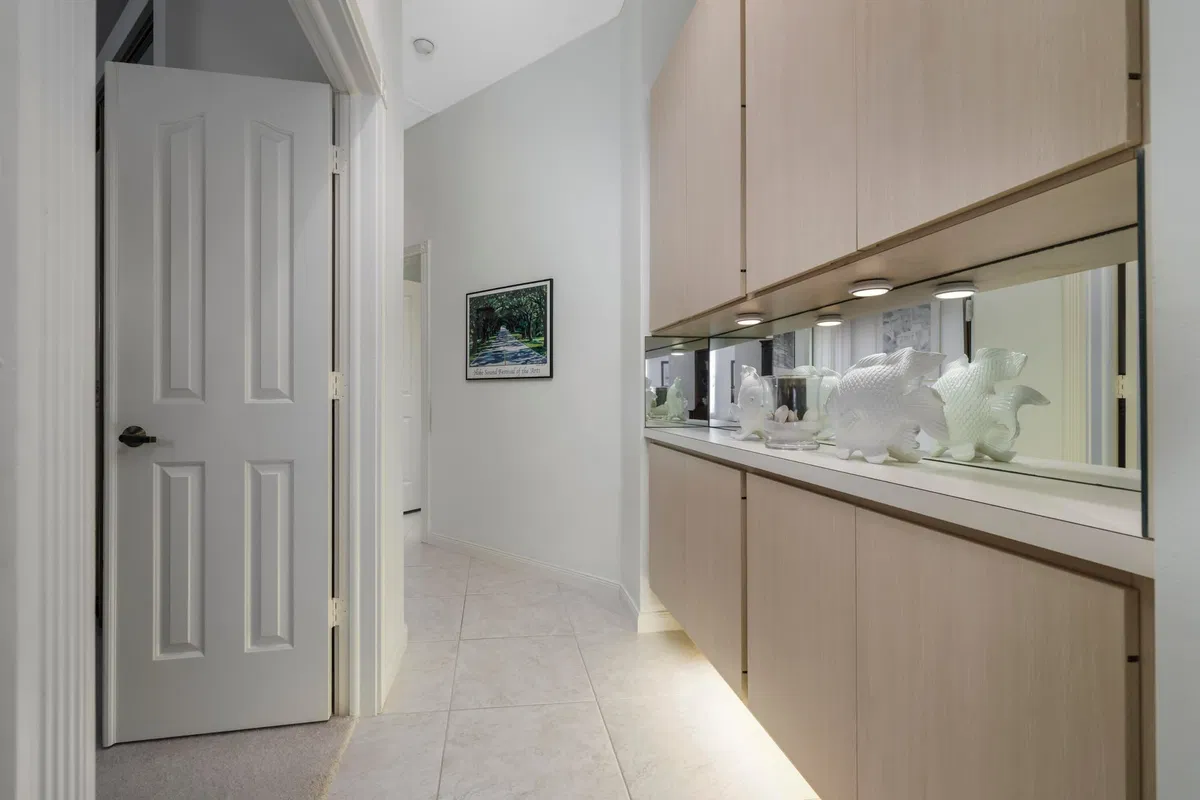 Residence photo 19