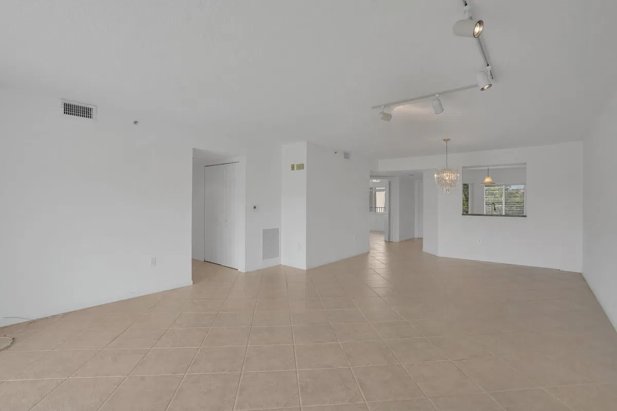 Unit 308 photo 31