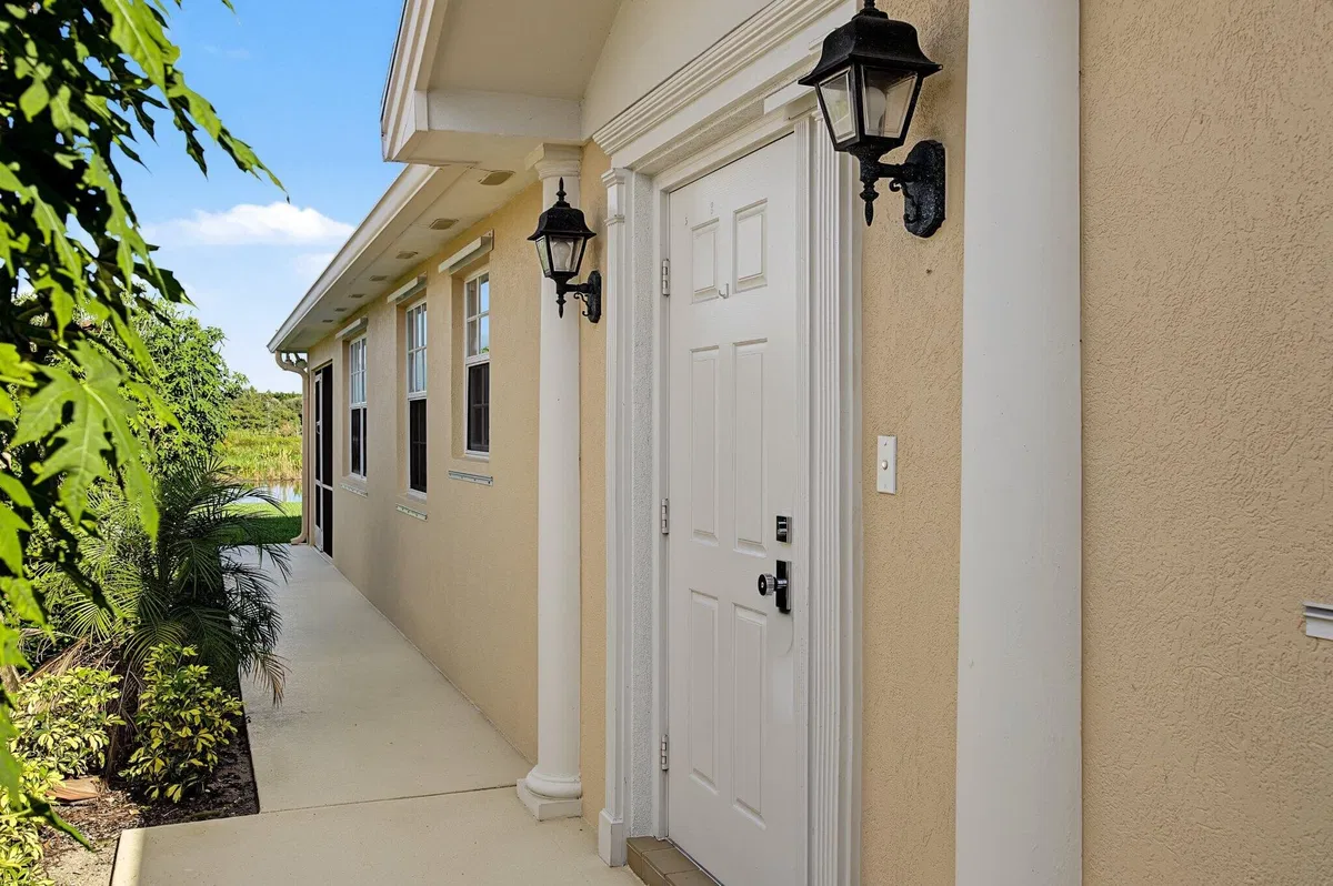 Residence photo 4