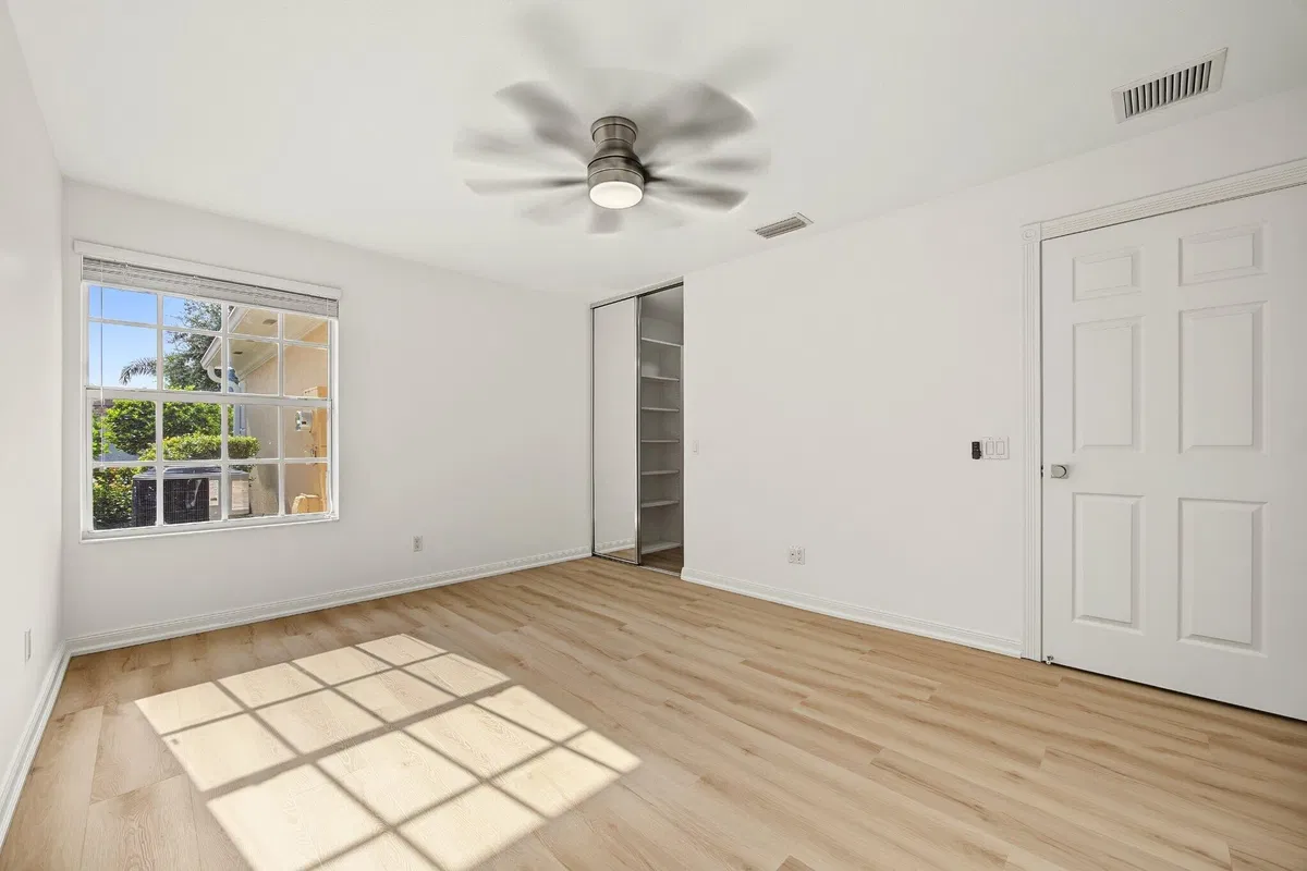 Residence photo 28
