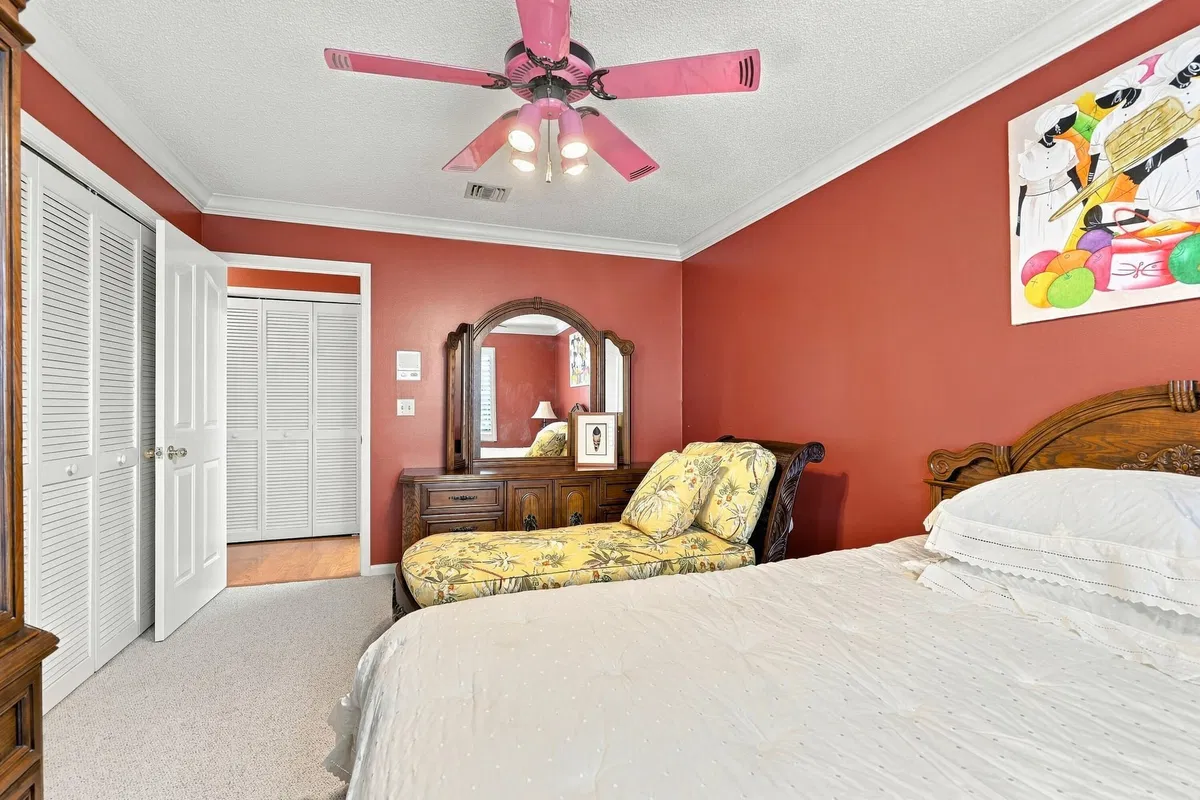 Residence photo 25