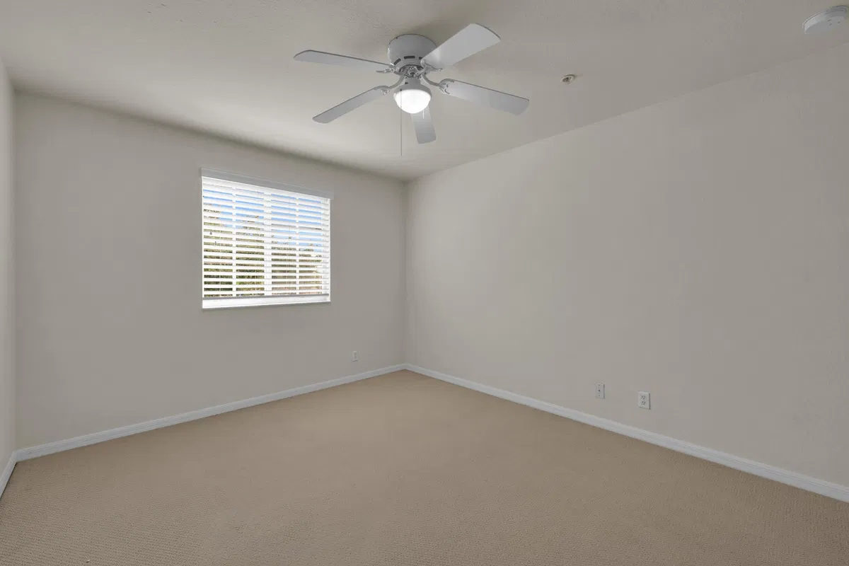 Residence photo 25