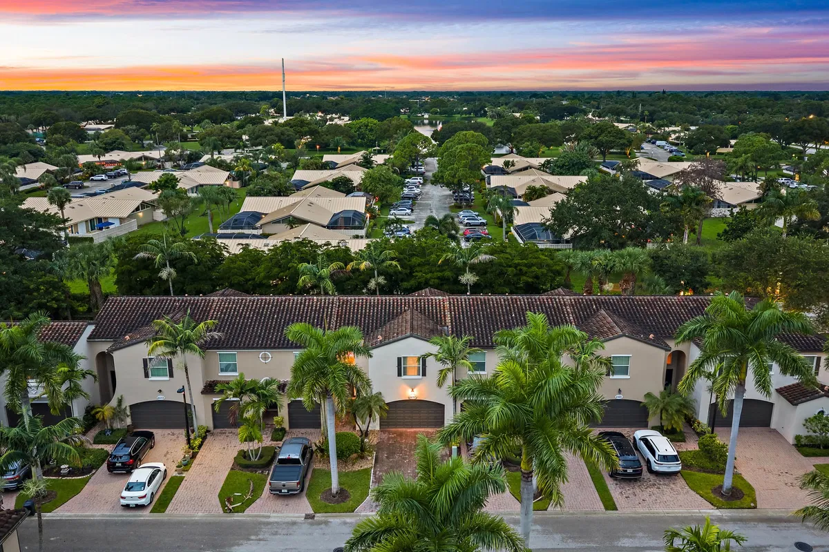 Old Palm Golf Club Residence