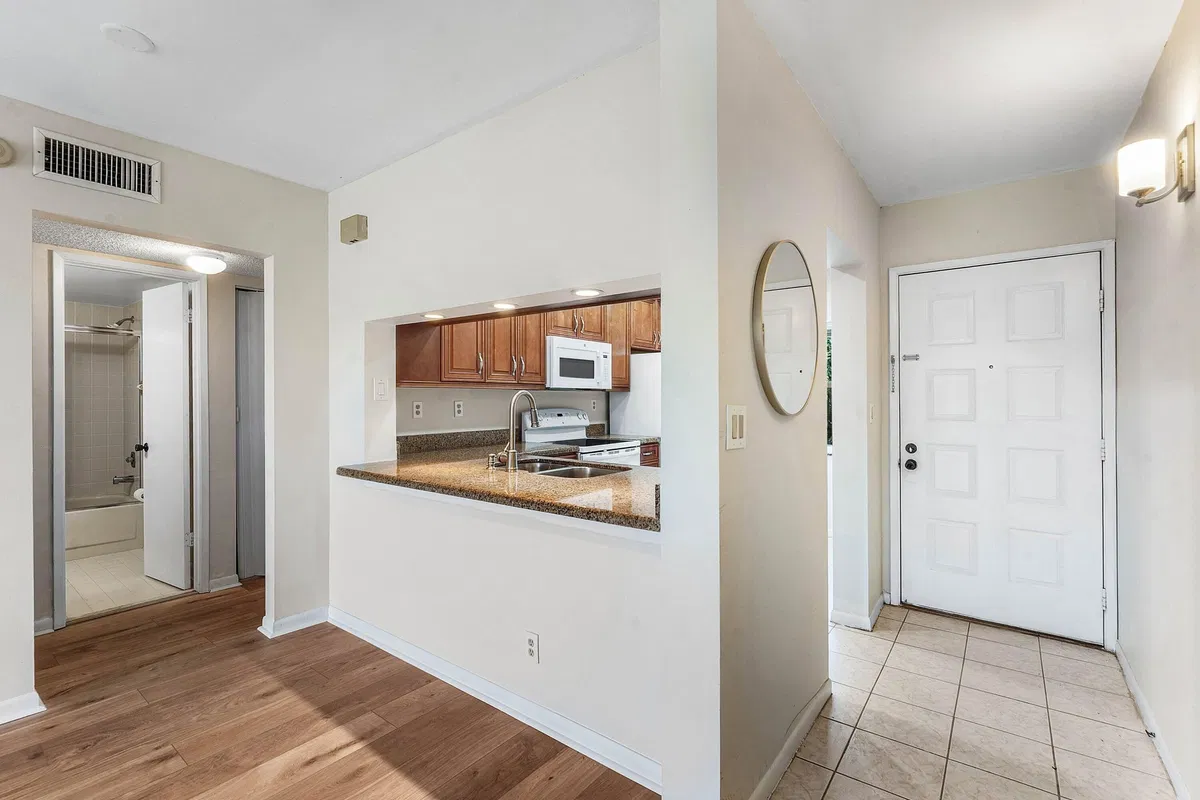Eastpointe Country Club Unit 204 photo 10