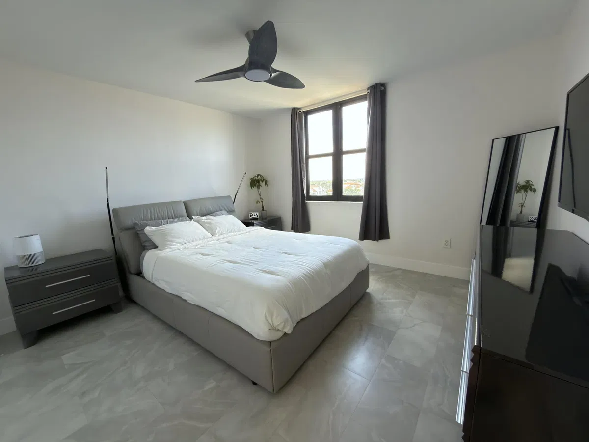 Unit 808 photo 10