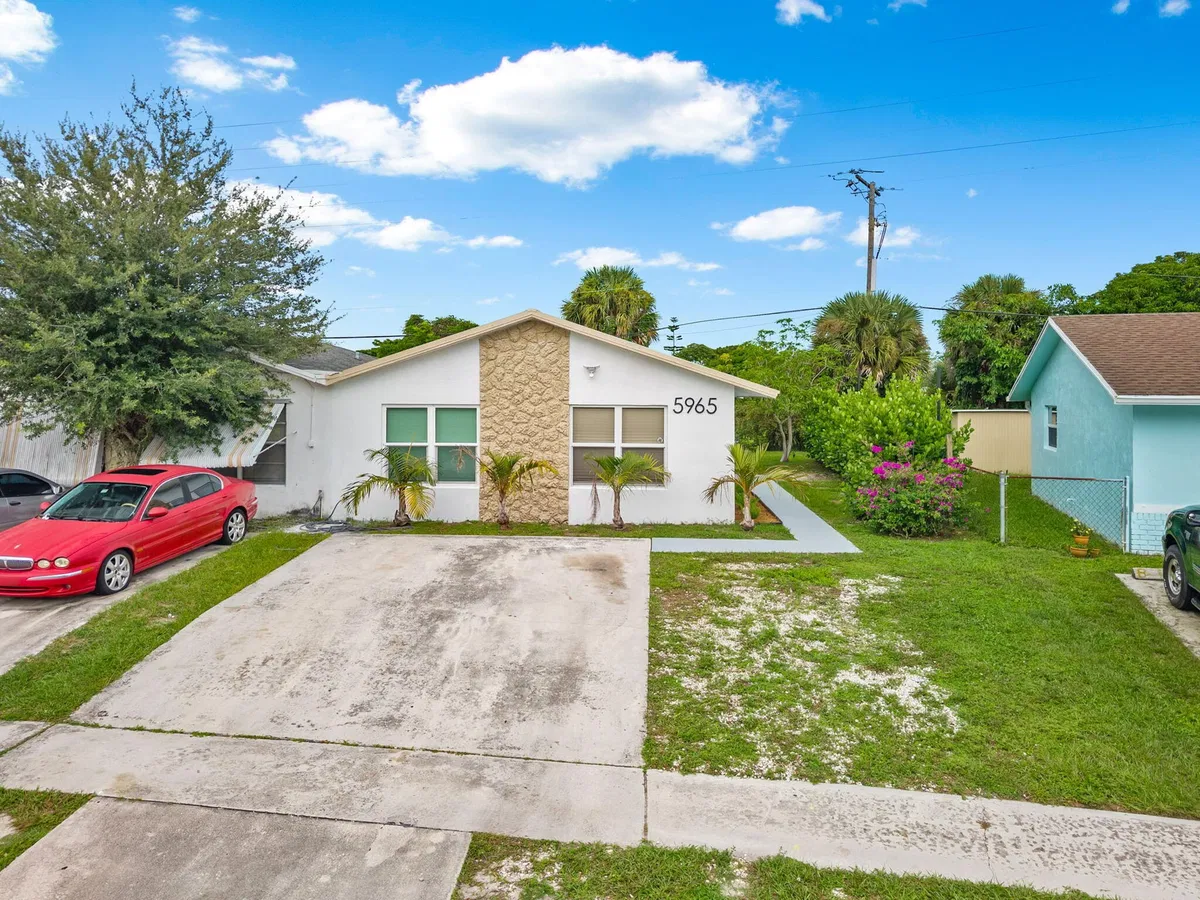  Residence photo 16