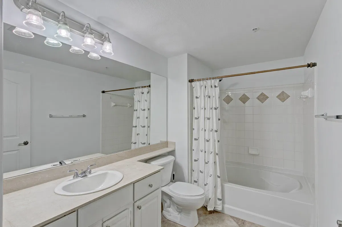  Unit 103 photo 7