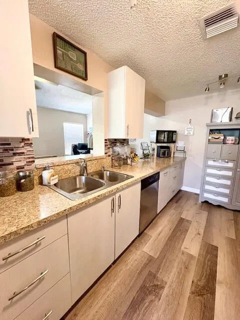 Residence photo 10