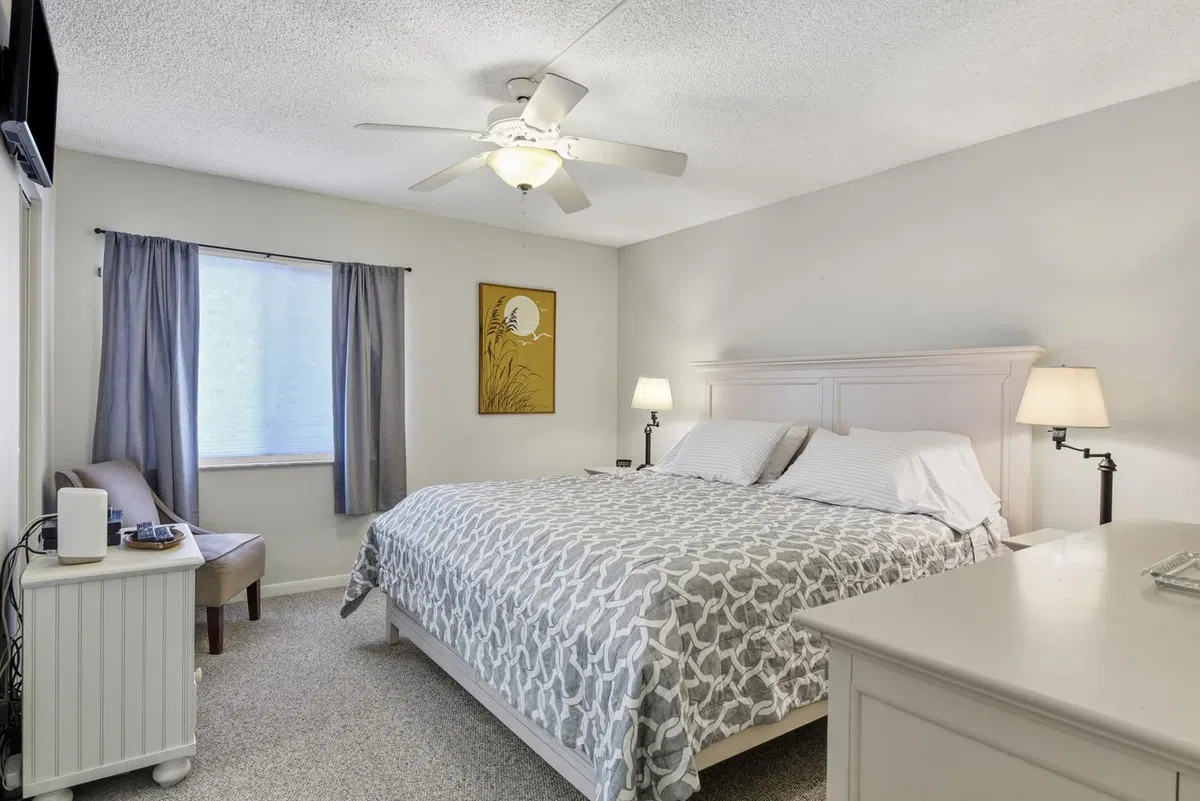  Unit C302 photo 13
