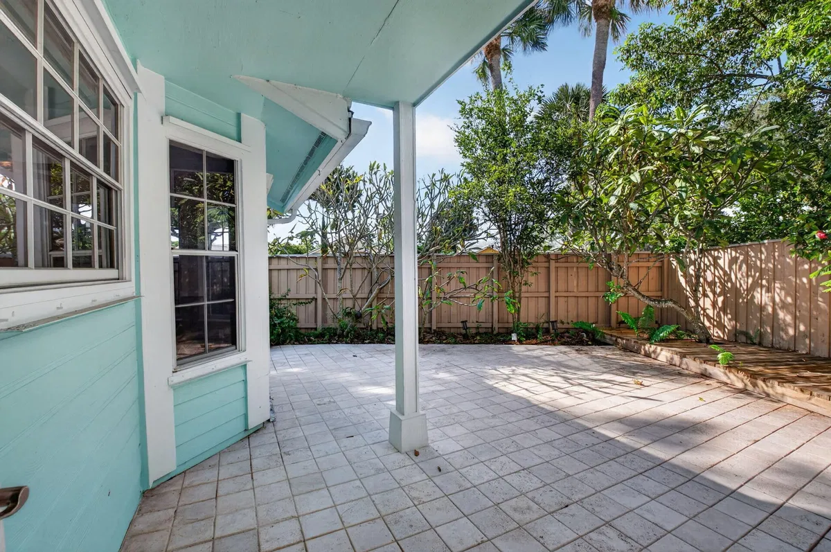 Residence photo 22