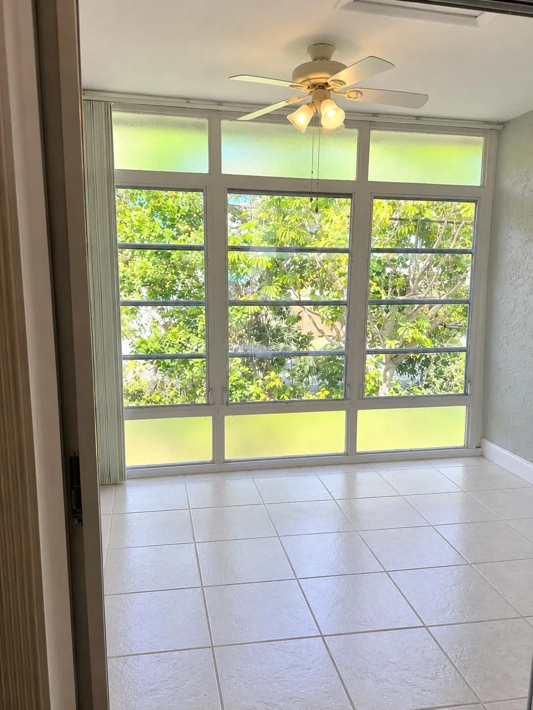 Unit 130-6 photo 4