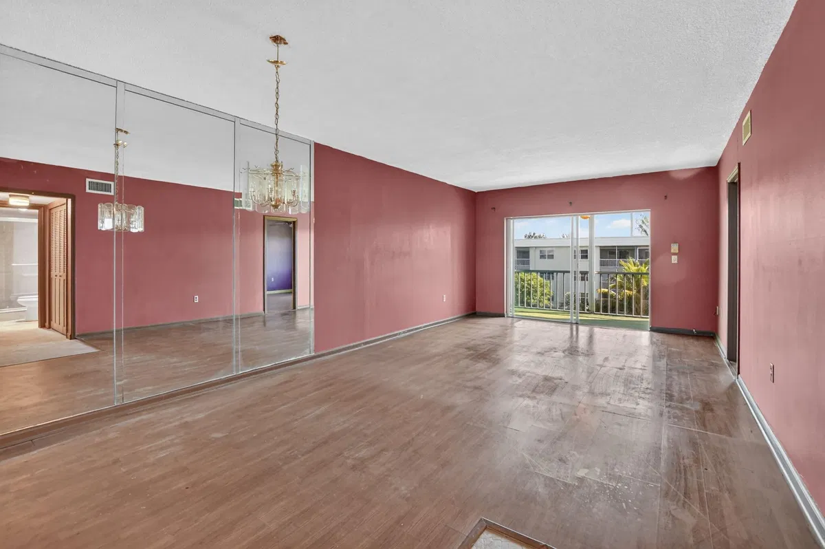 Unit 1541 photo 10
