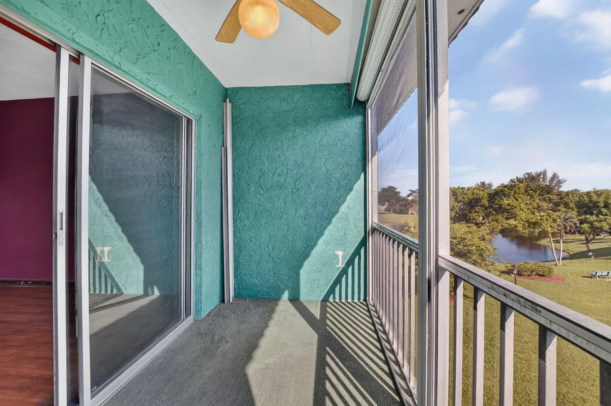 Unit 1541 photo 25