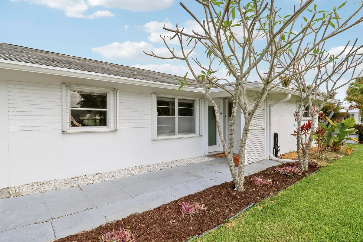 Residence photo 43