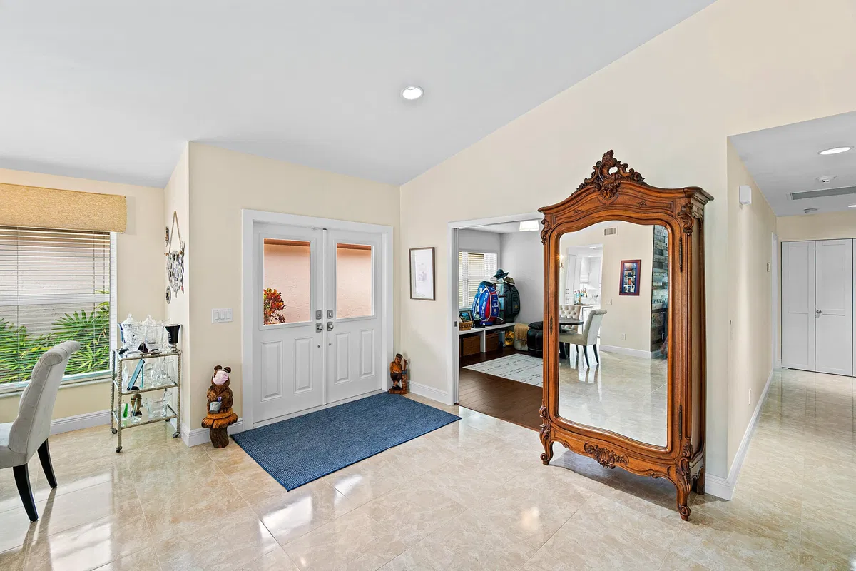 Residence photo 4