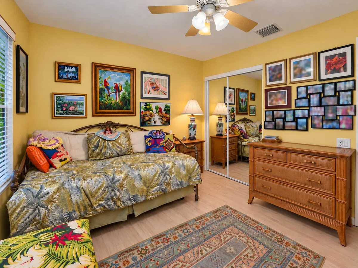 Residence photo 22