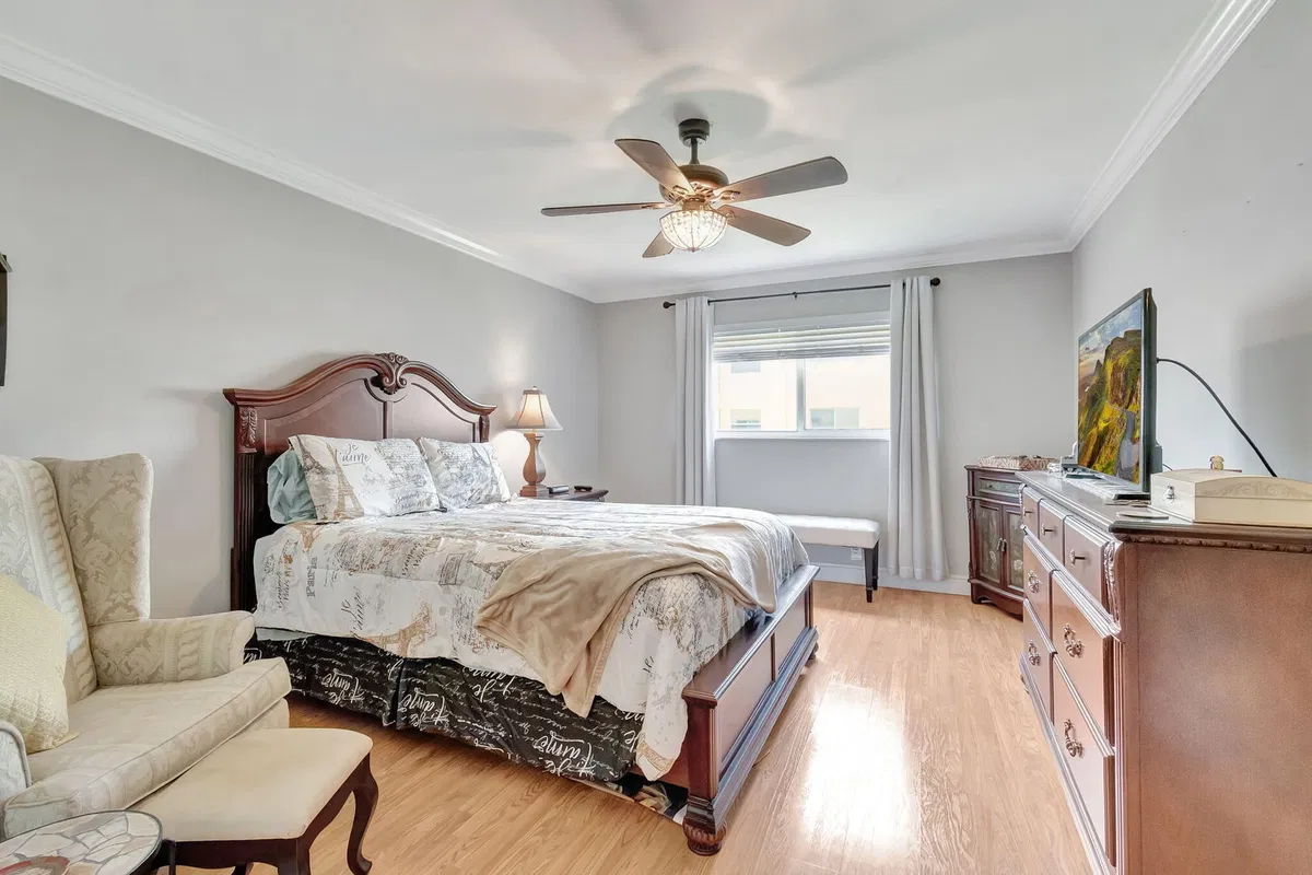  Unit 205 photo 7