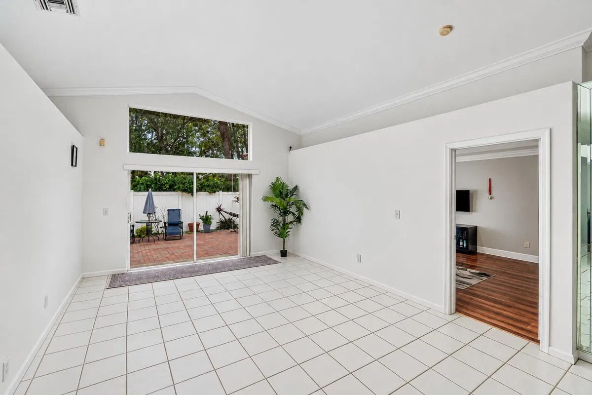 Residence photo 7