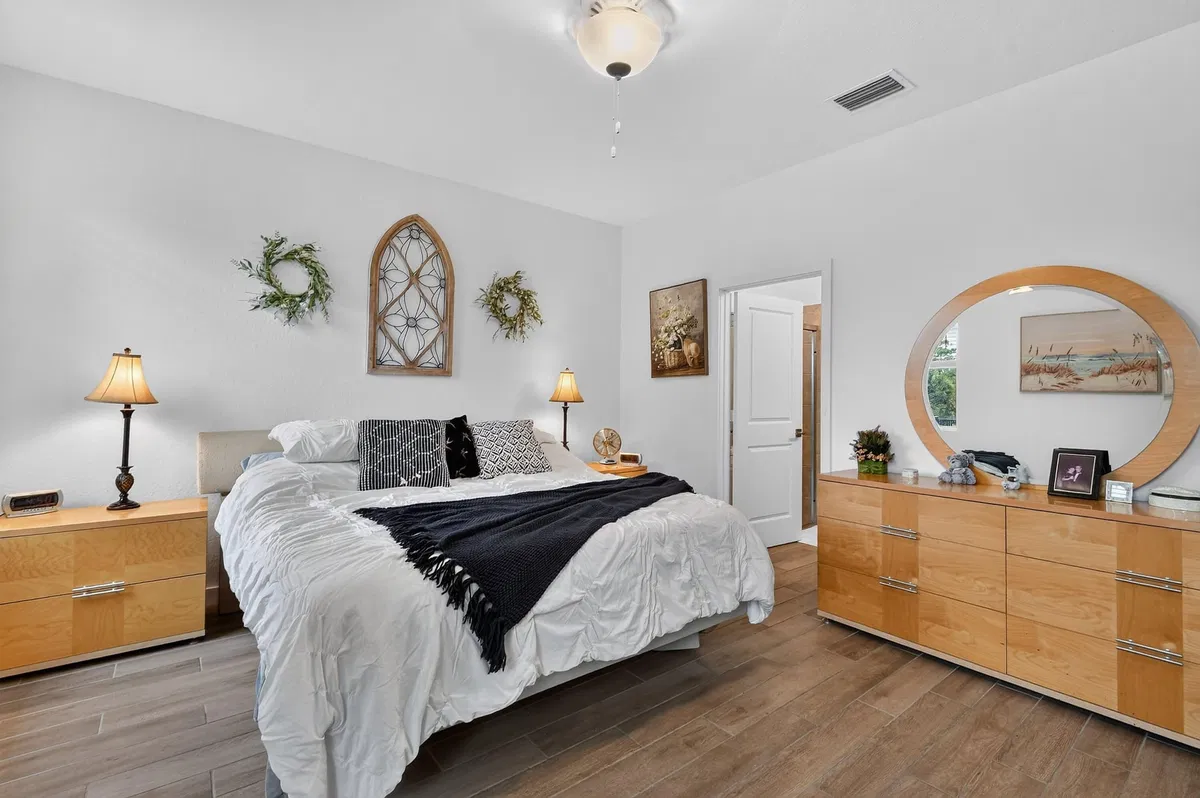 Residence photo 25