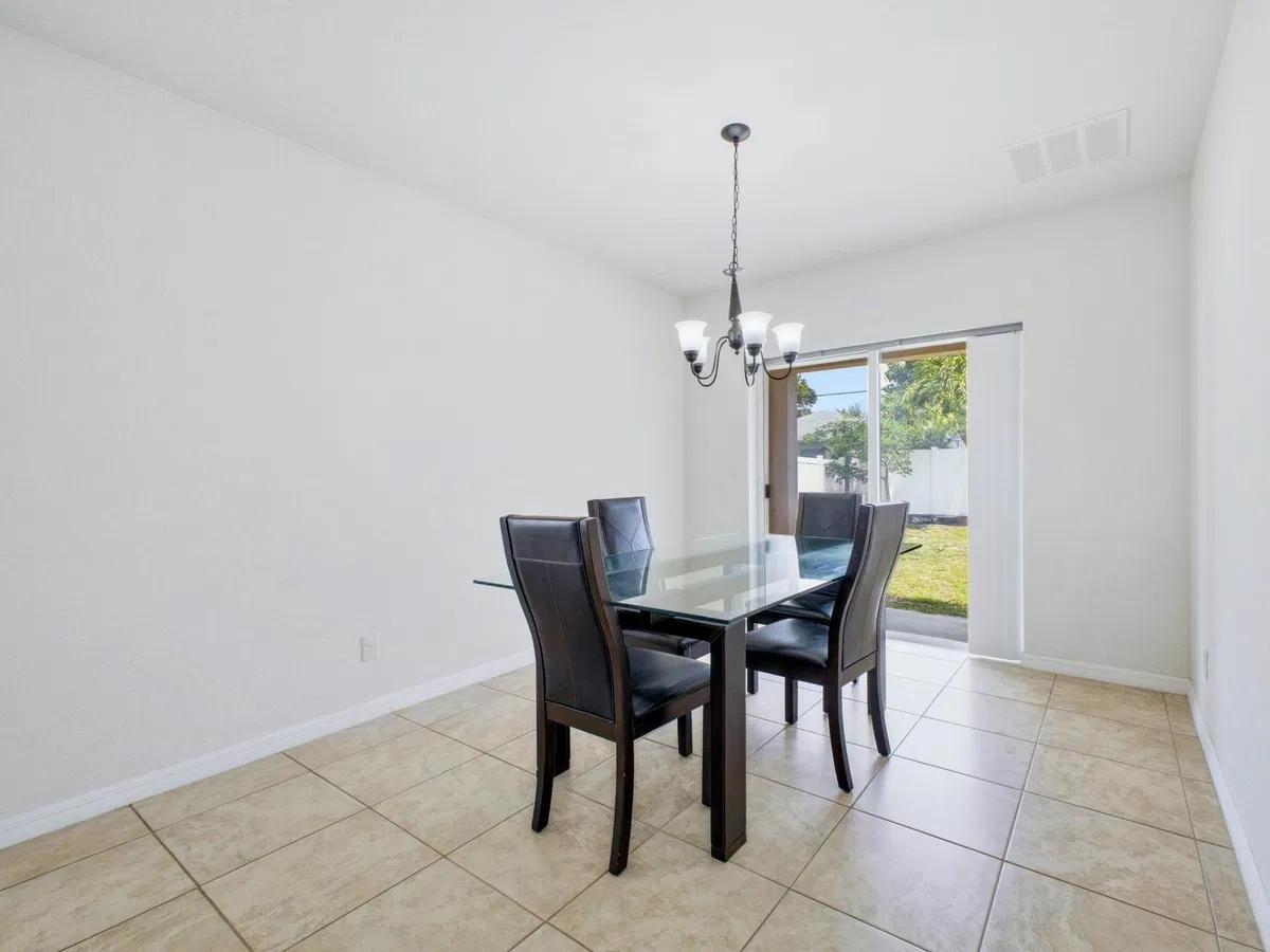 Residence photo 4