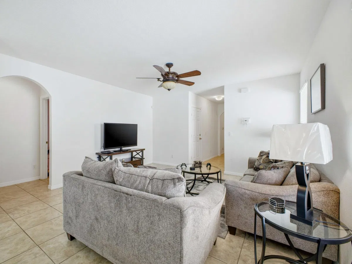 Residence photo 16