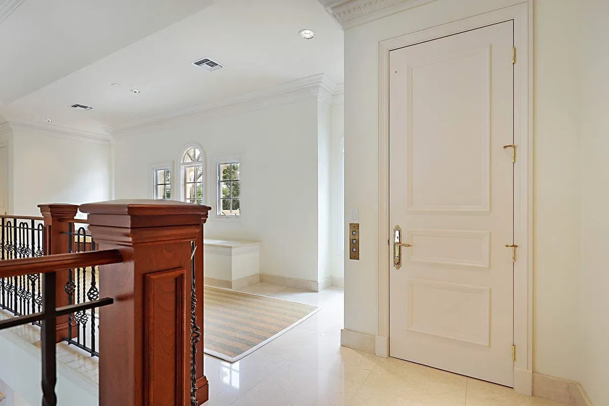 In-Town Palm Beach Residence photo 25