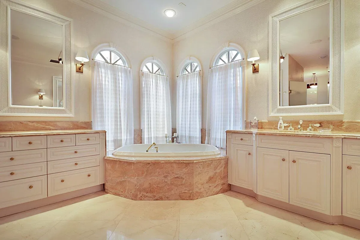 In-Town Palm Beach Residence photo 28