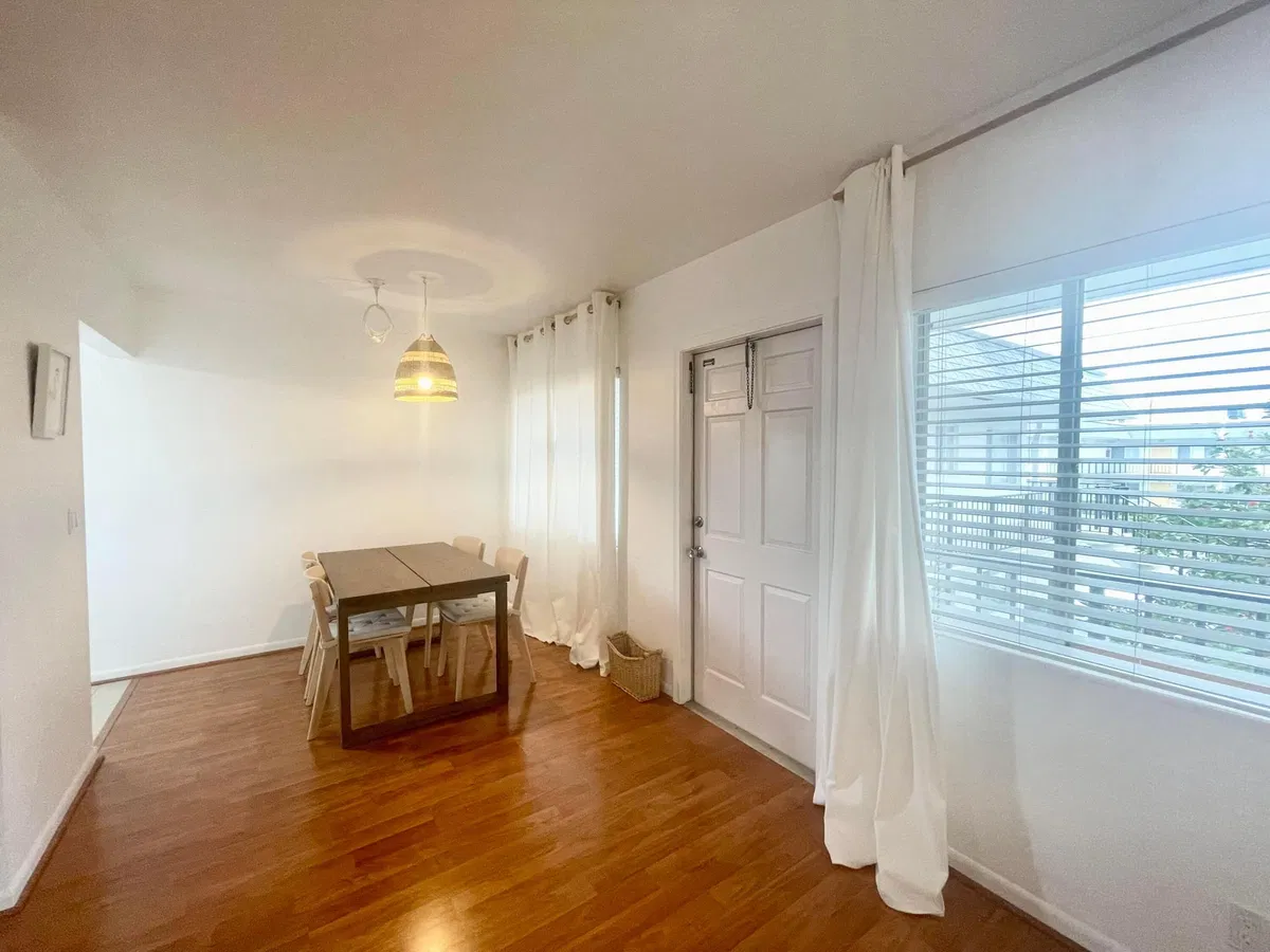Unit 203 photo 4