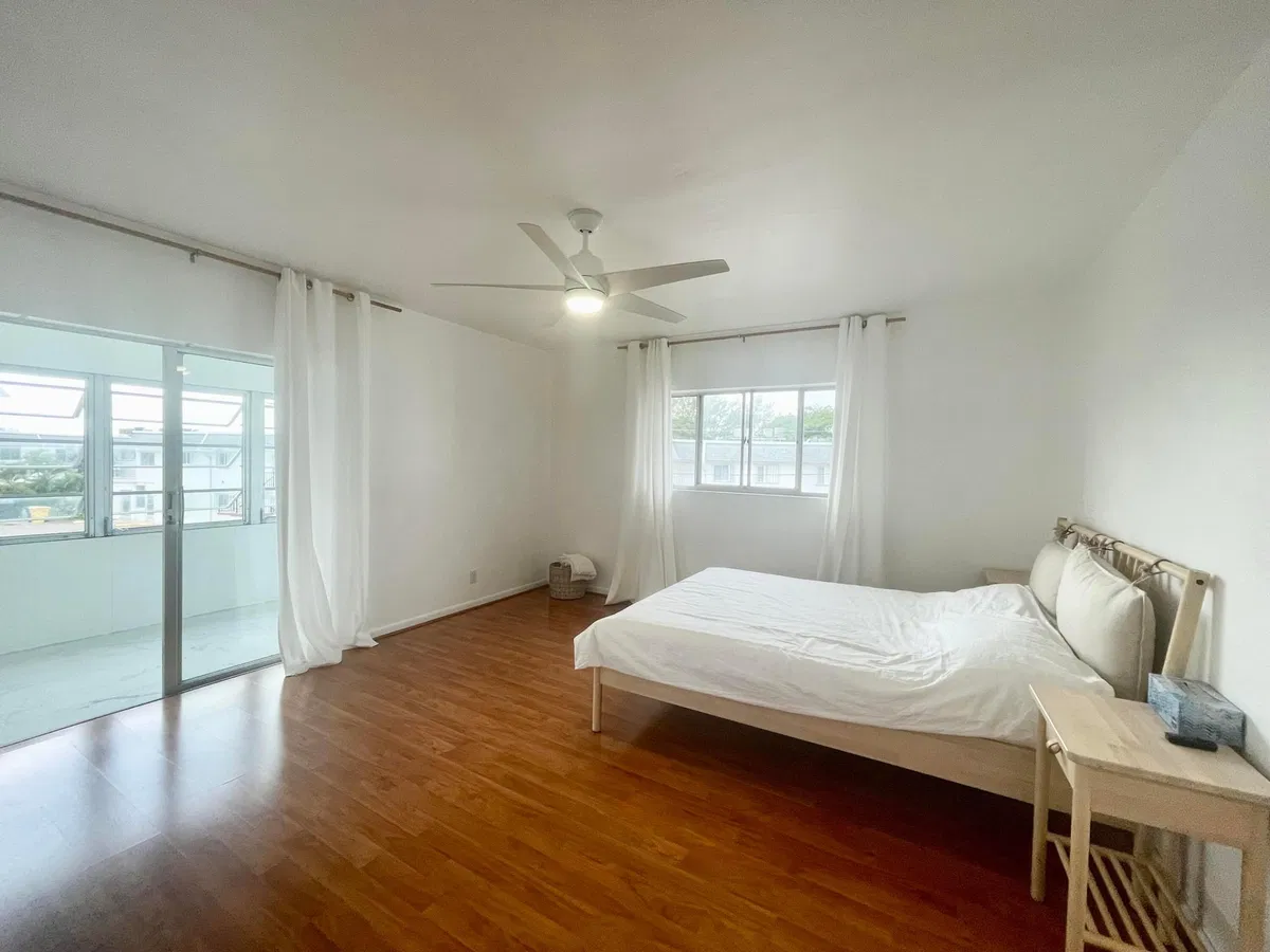 Unit 203 photo 10